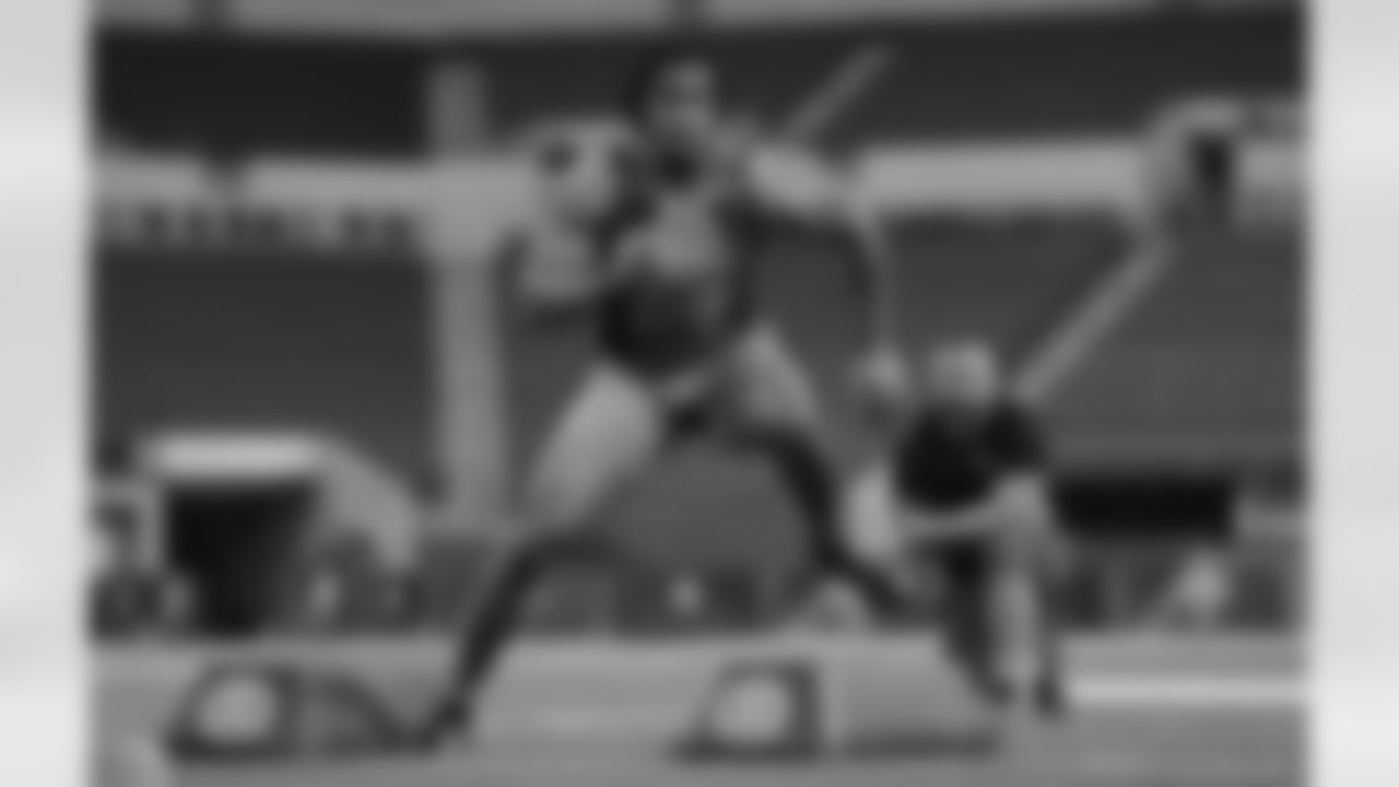 OLB Vic Beasley, Jr.