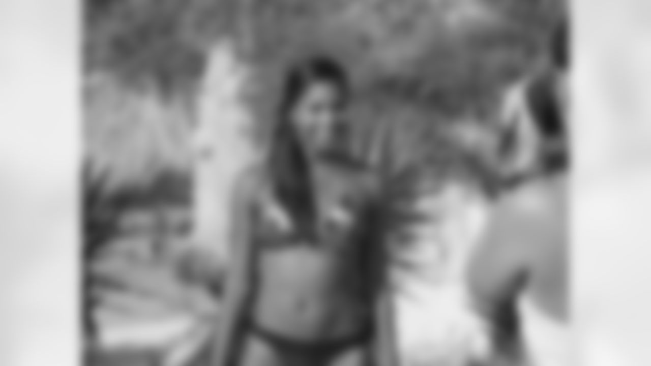 Kelly P. // 2011 Atlanta Falcons Cheerleaders Swimsuit Calendar Photo Shoot // 2011 // Bermuda -