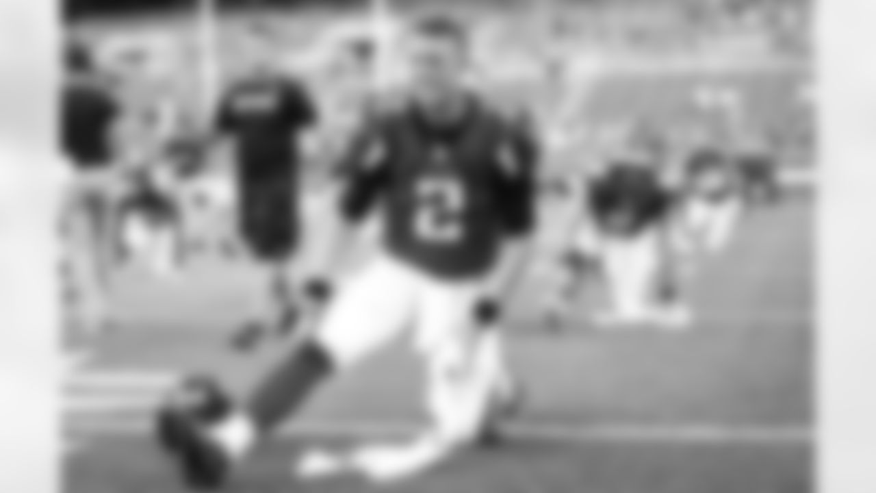 QB Matt Ryan stretches before the Falcons' game against the Browns