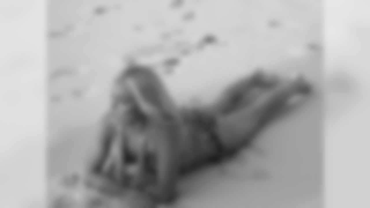 Kelsi S. // 2011 Atlanta Falcons Cheerleaders Swimsuit Calendar Photo Shoot // 2011 // Bermuda -