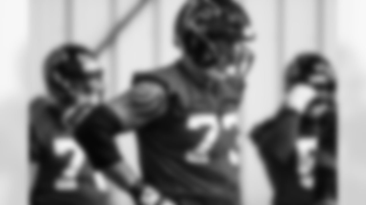 T Ryan Schraeder
Atlanta Falcons/ Kara Durrette