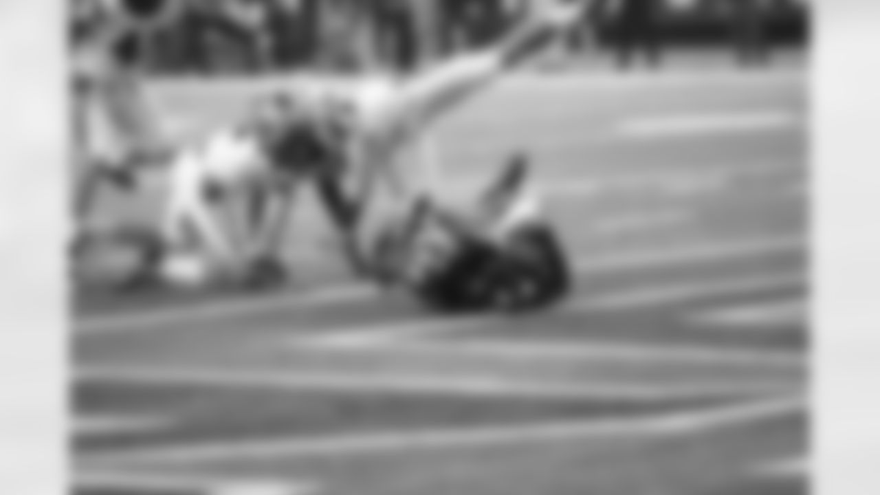 RB Jason Snelling crosses into the end zone
