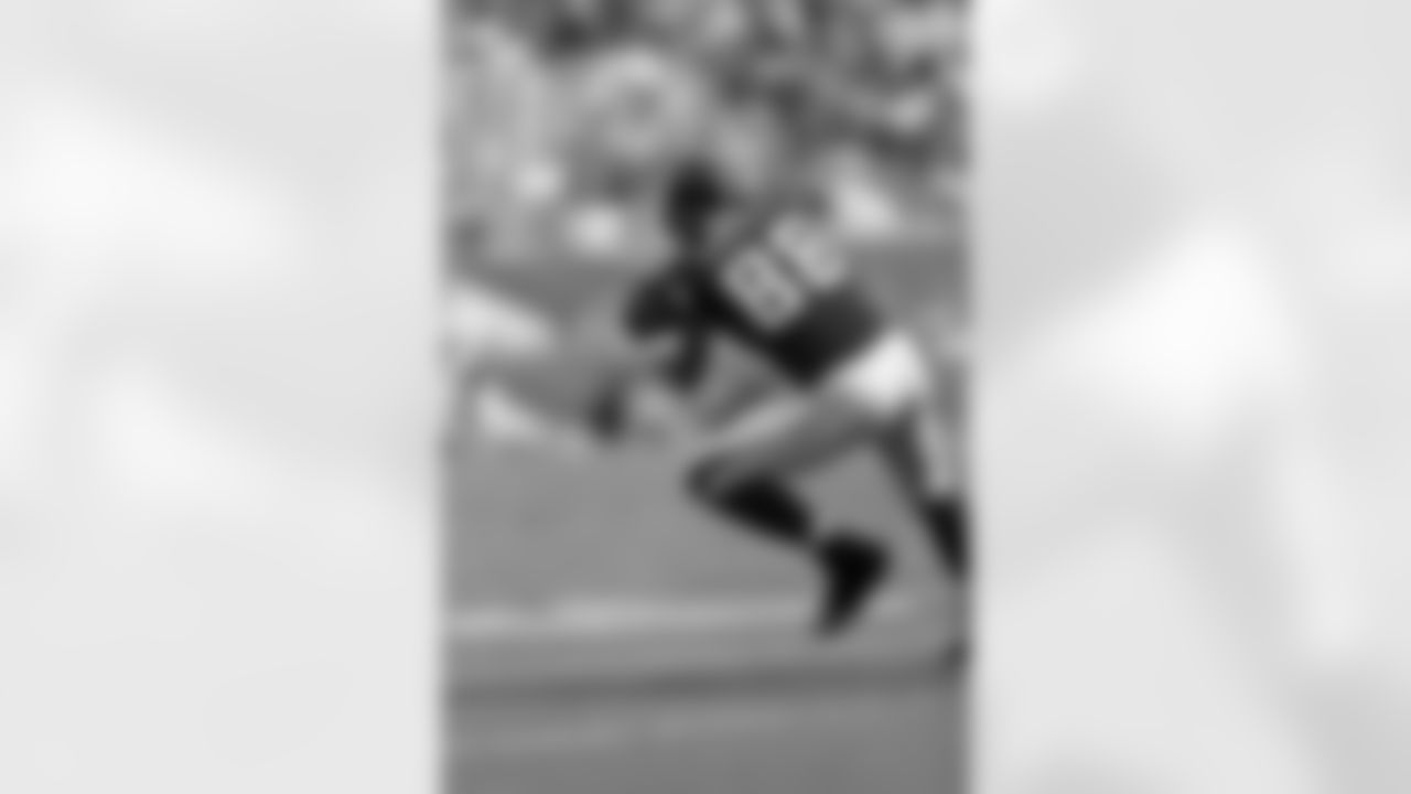 TE Tony Gonzalez