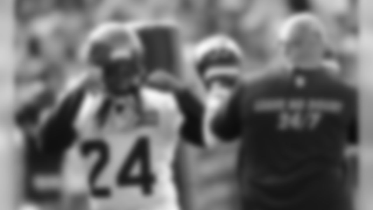 During Dan Quinn's first year as defensive coordinator in Seattle, the Seahawks led the league in points allowed (231), yards allowed (4,378) and takeaways (39).