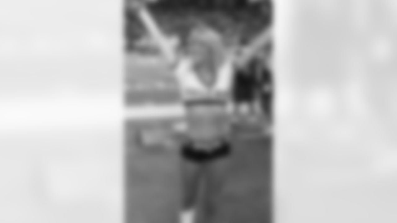 Falcons Cheerleaders 2010