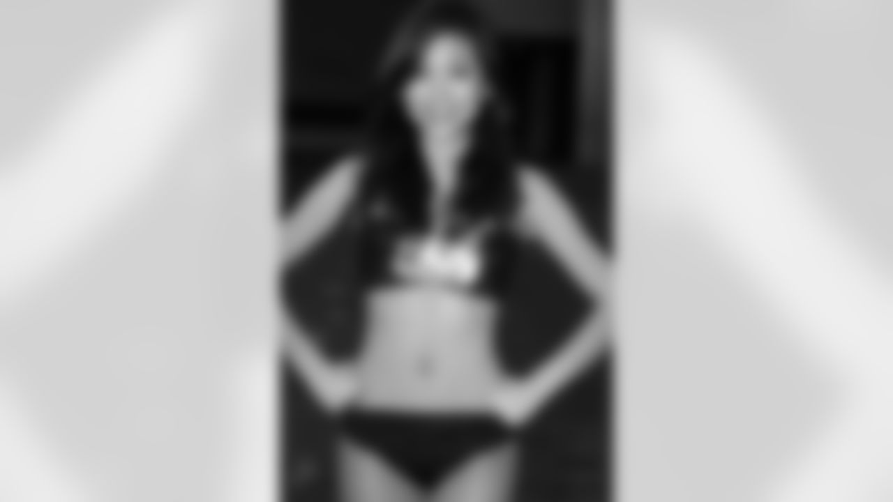 Cindy L. // 2011 Atlanta Falcons Cheerleaders Audition Finalists // 2011 // Atlanta -