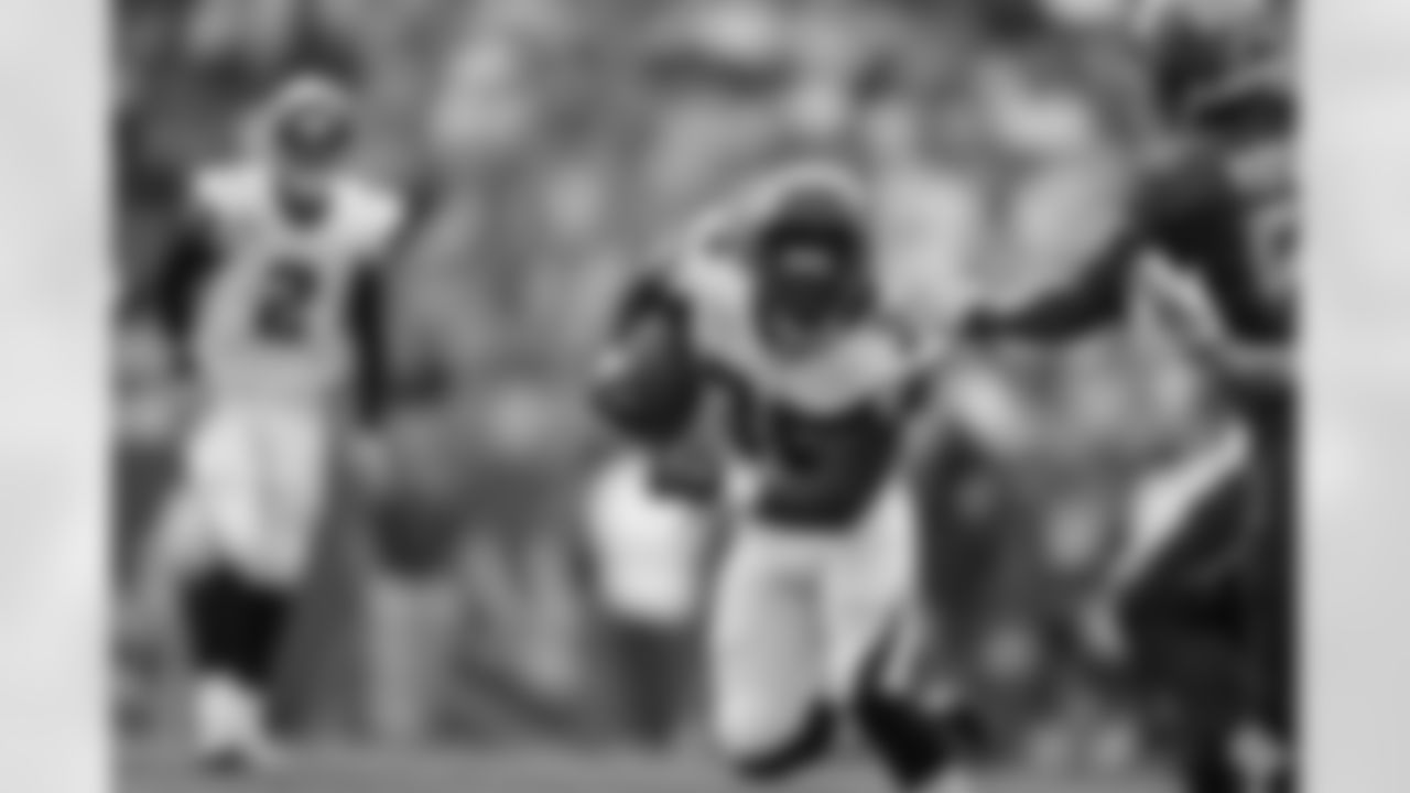 RB Antone Smith runs the ball.