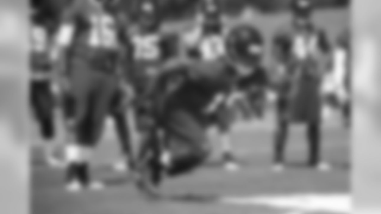 WR James Rodgers runs for the ball during a drill // 2012 Atlanta Falcons Minicamp - Day 2 // June 20, 2012 // Flowery Branch, Ga. -