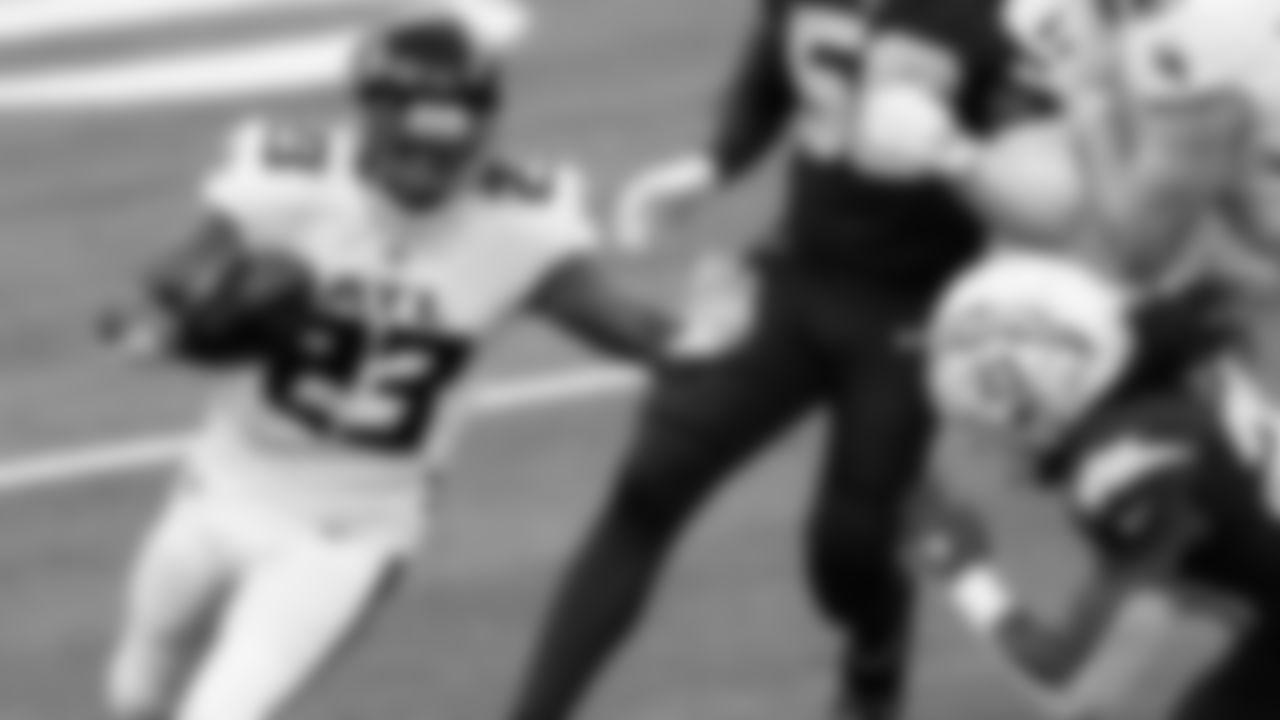 Atlanta Falcons running back Brian Hill #23 in action during the fourth quarter against the Los Angeles Chargers on December 13, 2020.