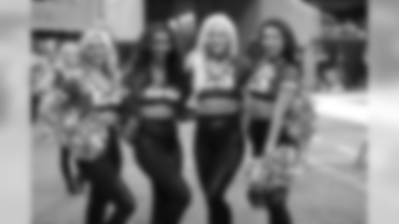 Cheer CINvsATL_AM_09302018_0026