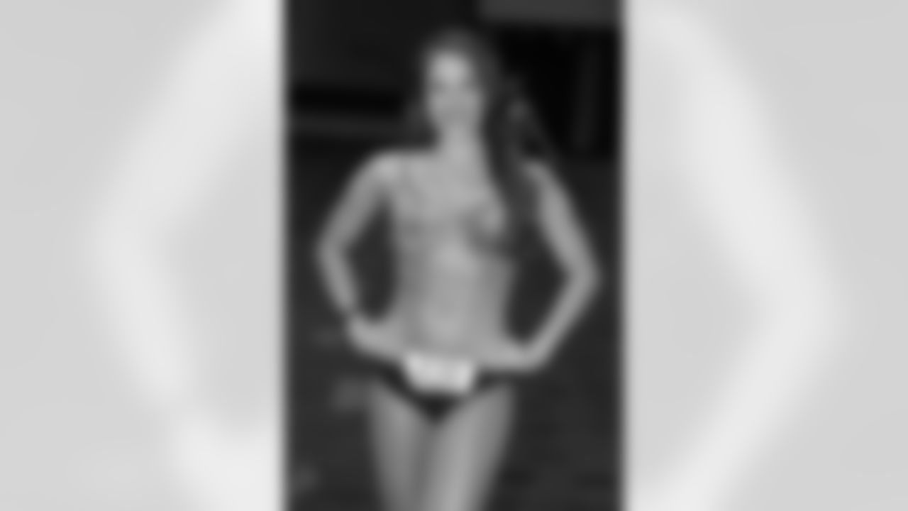 Lindsay M. // 2011 Atlanta Falcons Cheerleaders Audition Finalists // 2011 // Atlanta -