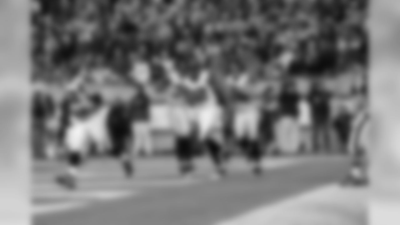 Falcons at Buccaneers // 12/5/10 - Raymond James Stadium