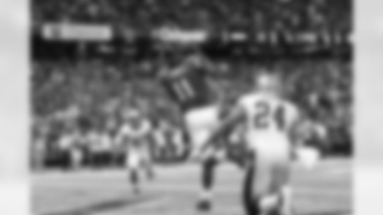 WR Julio Jones goes up for the ball in the end zone for a touchdown