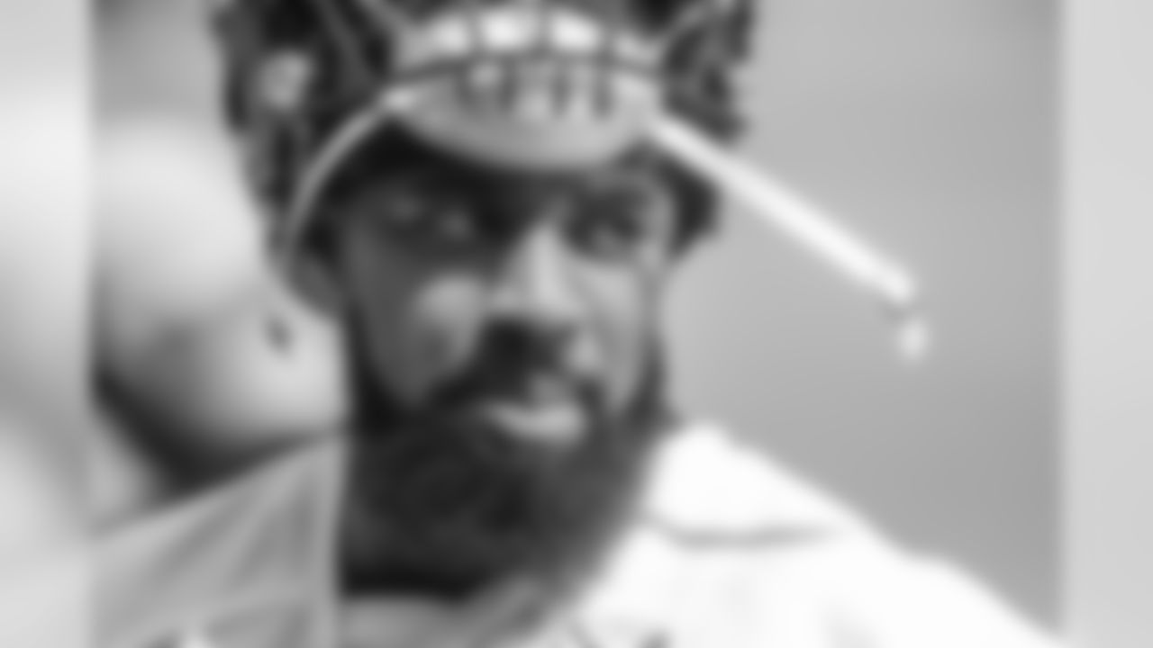 DE Derrick Shelby