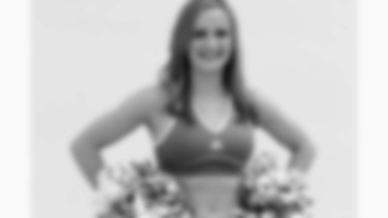 Susanne H. // Atlanta Falcons Cheerleaders Practice // 7/7/2011 // Atlanta -