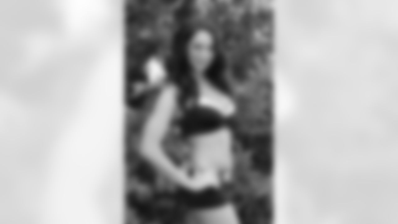 Alicia D. // 2011 Atlanta Falcons Cheerleaders Studio Shots // 2011 // Atlanta -