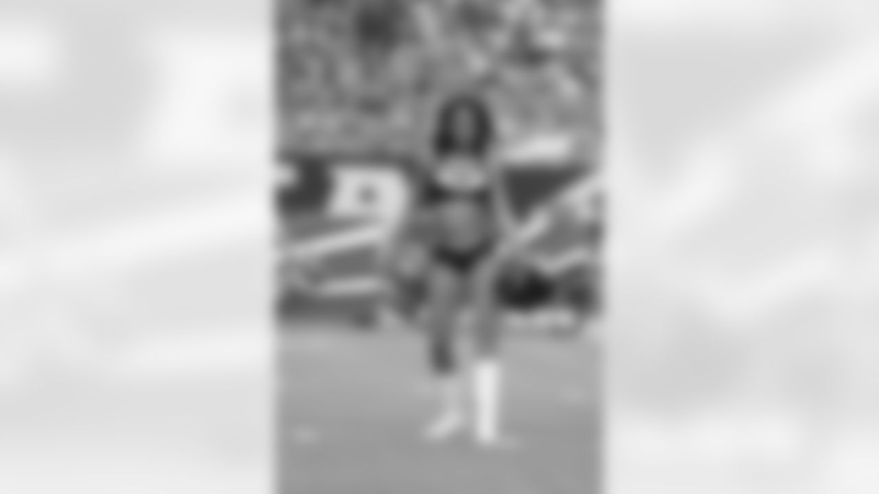 Falcons Cheerleaders 2010