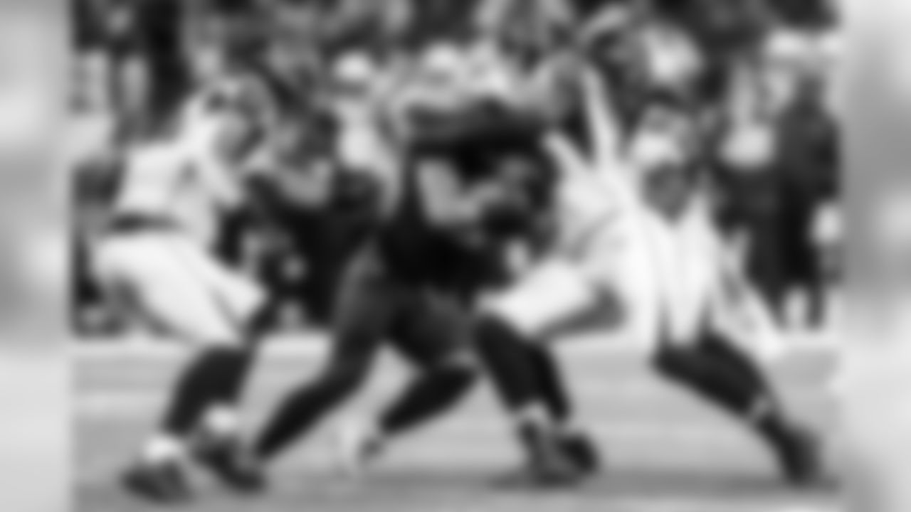 LB Foye Oluokun