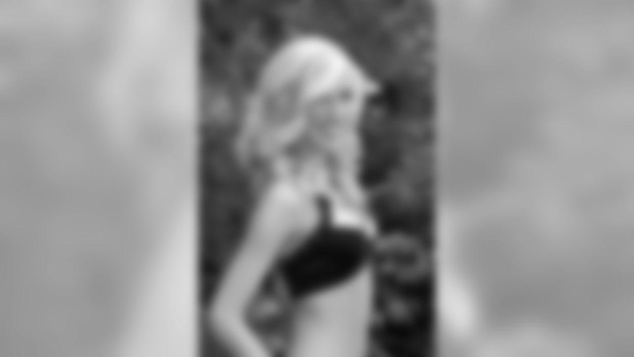 Jamie K. // 2011 Atlanta Falcons Cheerleaders Studio Shots // 2011 // Atlanta -