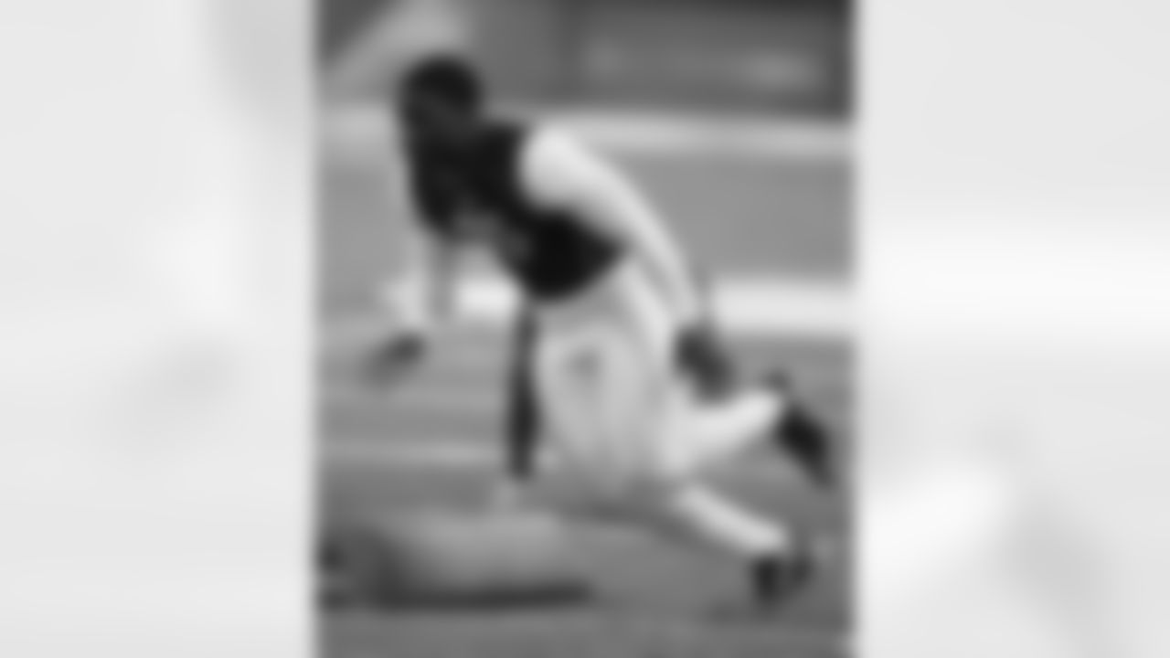 LB Sean Weatherspoon - First round in 2010, No. 19 overall