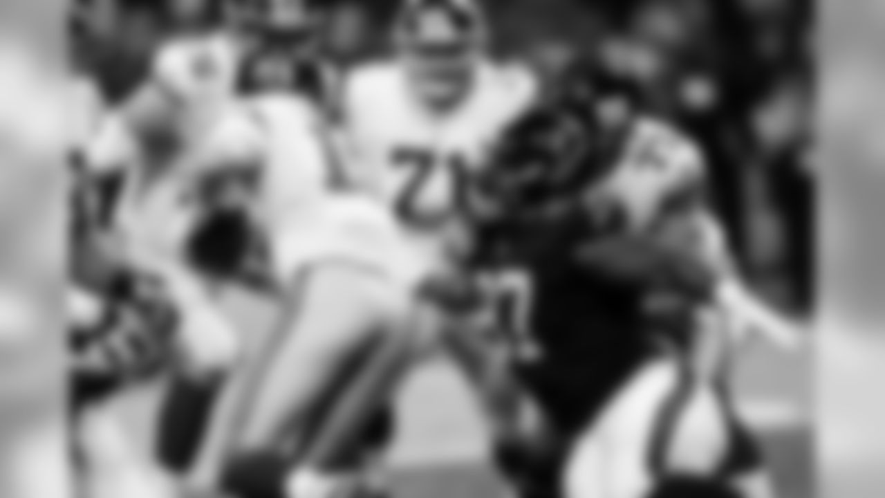 DT Grady Jarrett sacks New York Giants quarterback Eli Manning