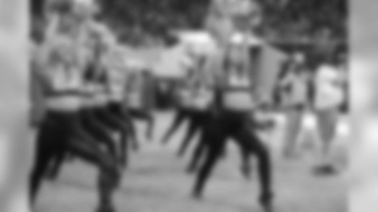 Cheer CINvsATL_AM_09302018_0025