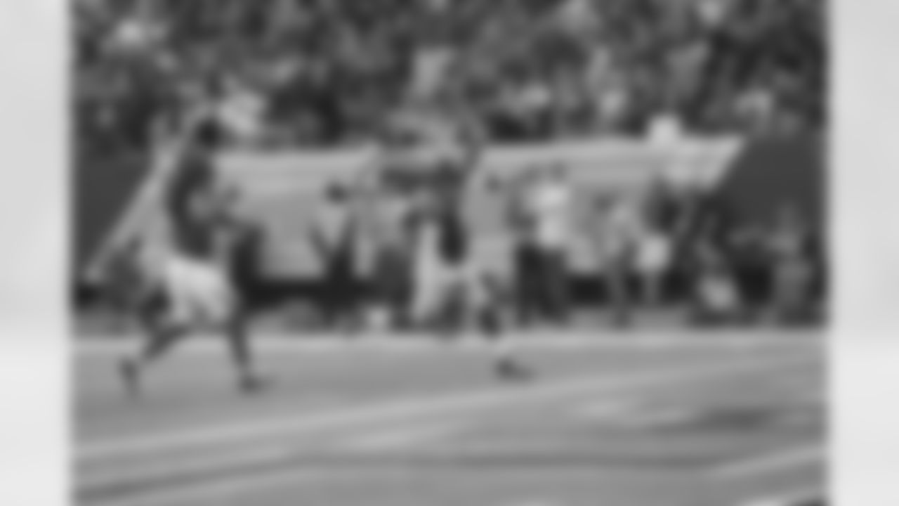 DT Jonathan Babineaux returns DE John Abraham's forced fumble for a touchdown