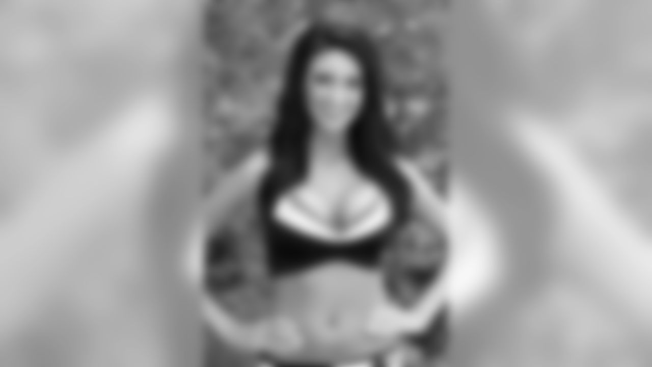 Heather K. // 2011 Atlanta Falcons Cheerleaders Studio Shots // 2011 // Atlanta -