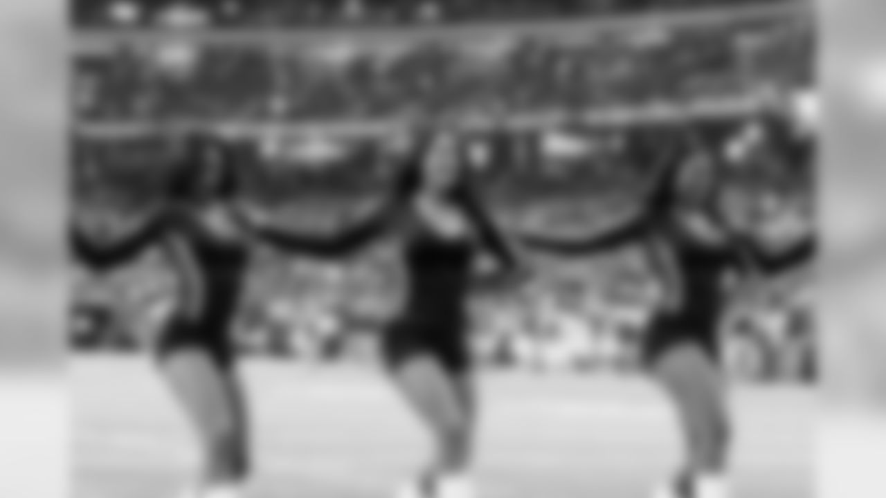 2009 Cheerleader Photos