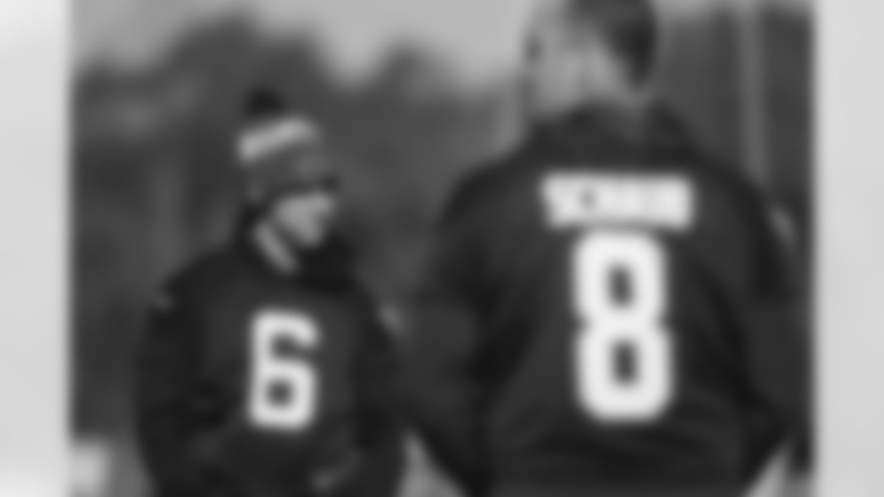 QB Kurt Benkert ,QB Matt Schaub
Atlanta Falcons/ Carmen Mandato