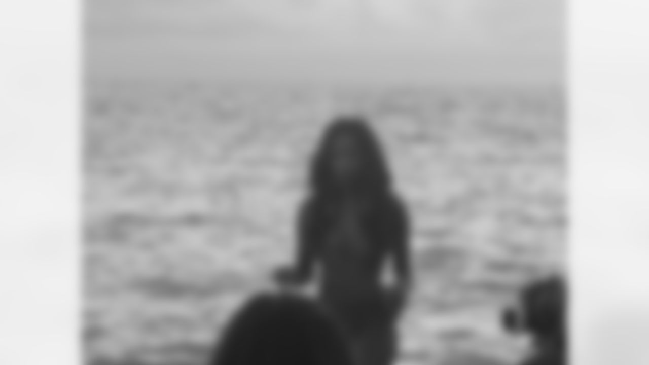 Shamea M. // 2011 Atlanta Falcons Cheerleaders Swimsuit Calendar Photo Shoot // 2011 // Bermuda -