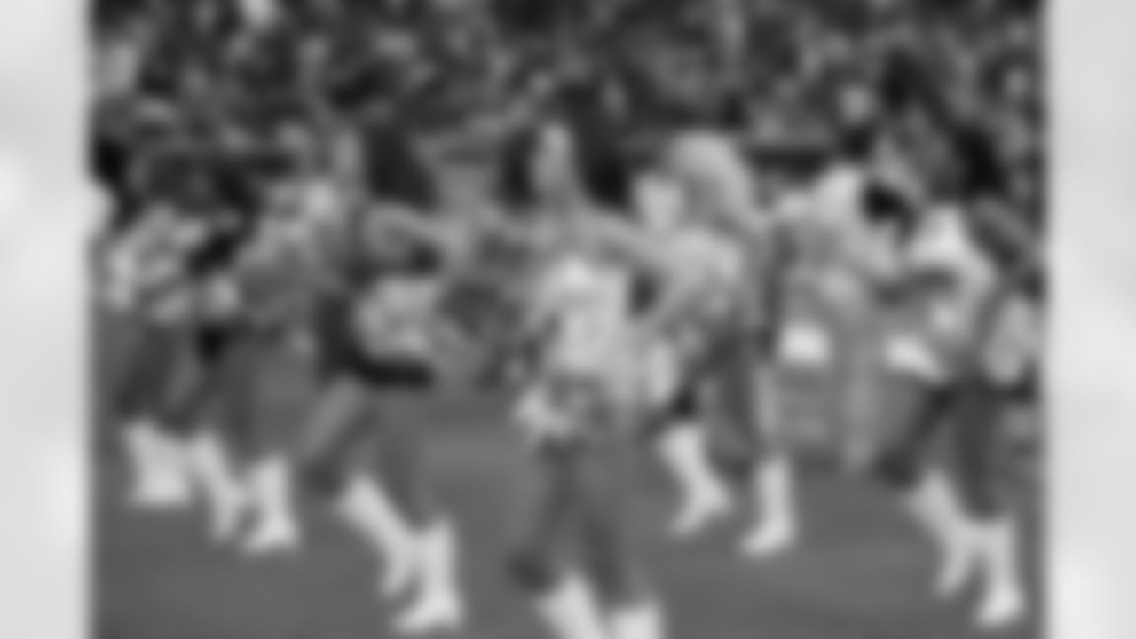 2009 Cheerleader Photos