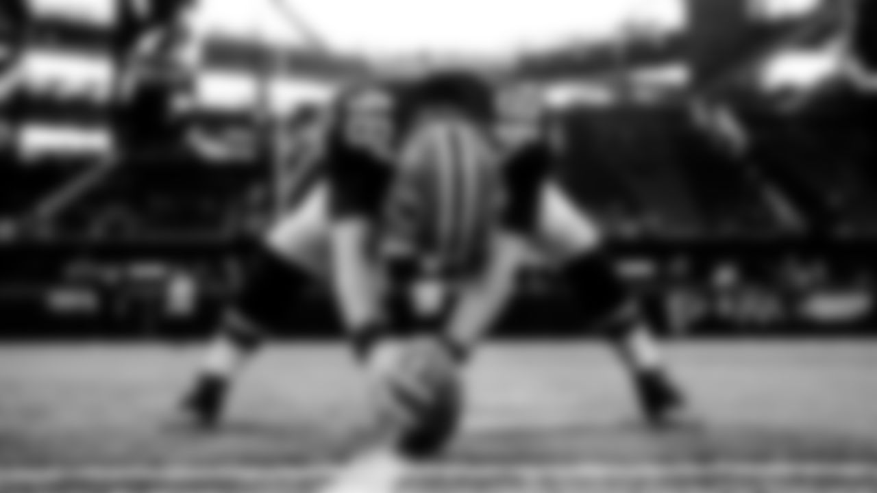 Atlanta Falcons long snapper Liam McCullough #48 warms up prior to the game against the Pittsburgh Steelers at Mercedes-Benz Stadium in Atlanta, Georgia on Sunday, December 4, 2022. (Photo by Shanna Lockwood/Atlanta Falcons)