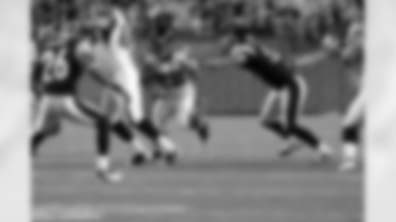 The Falcons and Steelers face off in Pittsburgh during the third preseason game for both teams // Falcons at Steelers - Preseason // Pittsburgh —