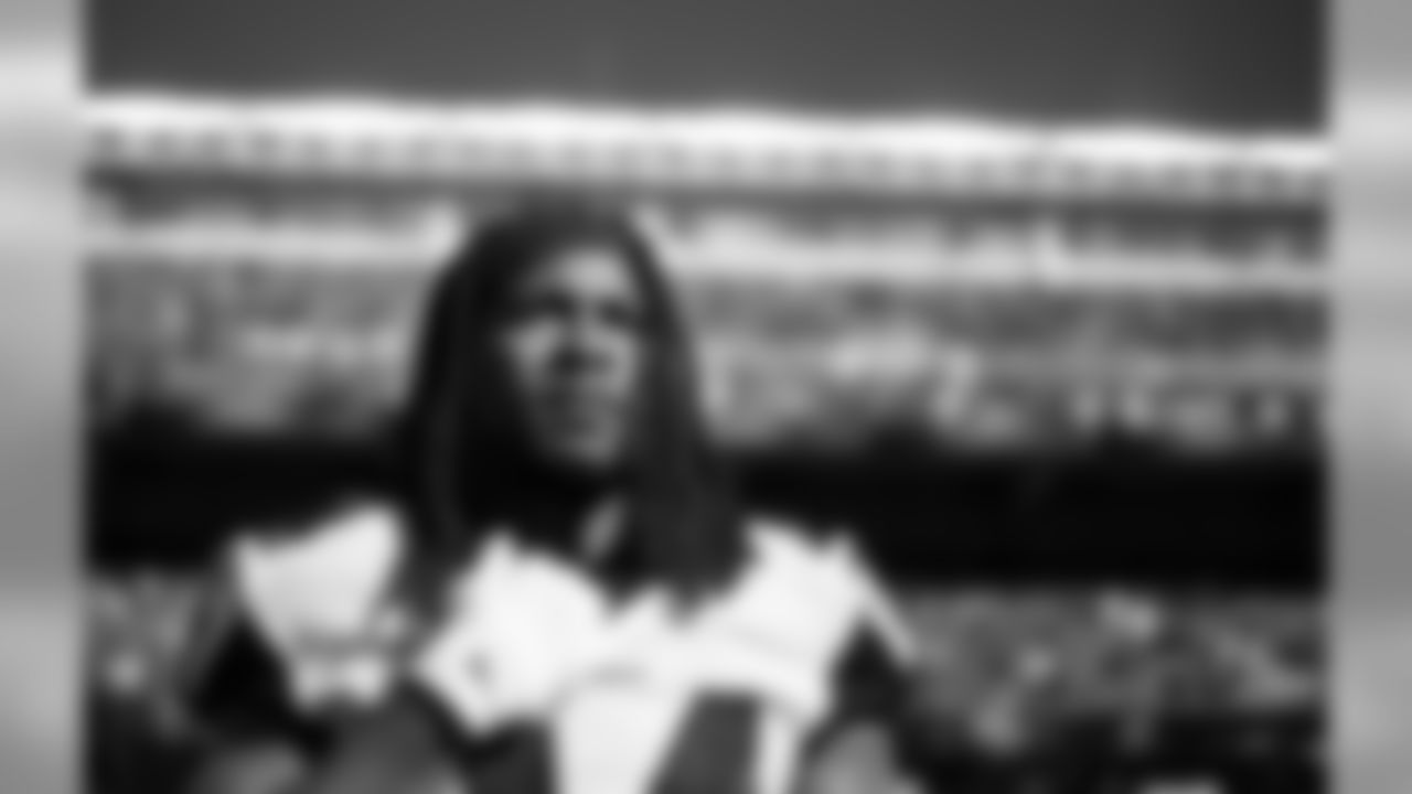 Atlanta Falcons running back Devonta Freeman #24 looks on during the National Anthem at Levi's Stadium in Santa Clara, CA, on Sunday December 15, 2019. (Photo by Kara Durrette/Atlanta Falcons)