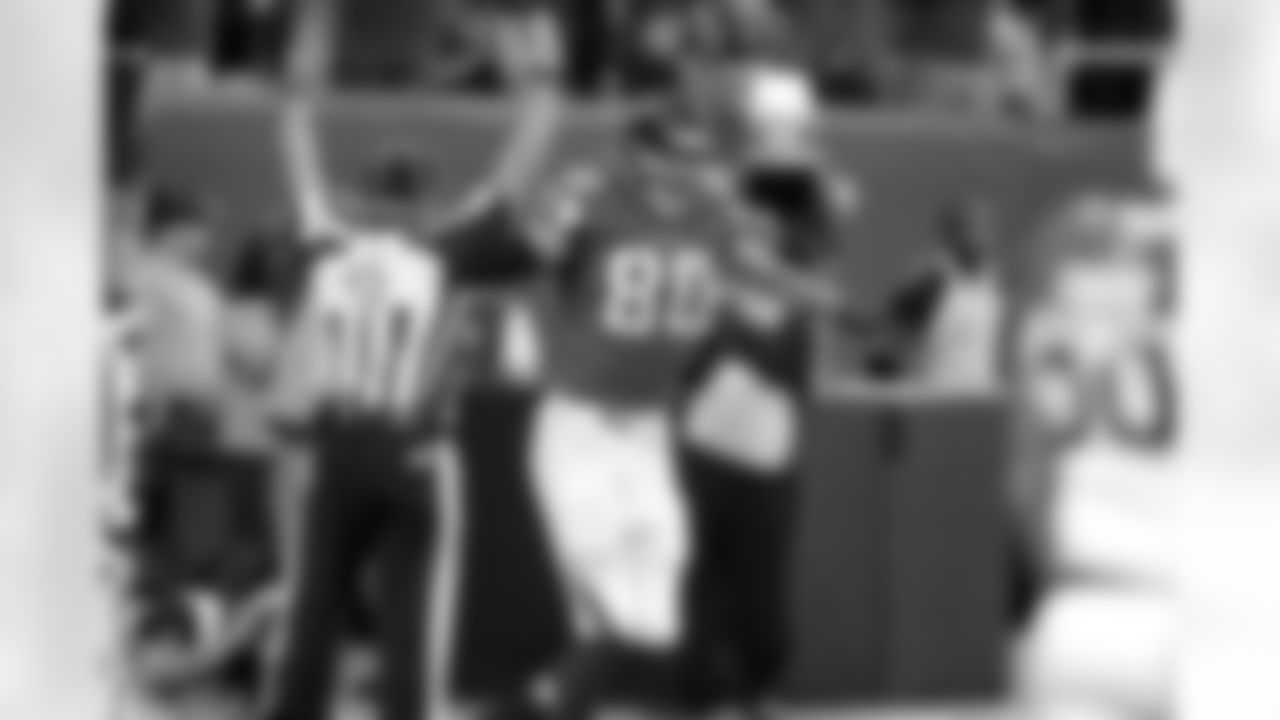 TE Levine Toilolo puts the Falcons on the board