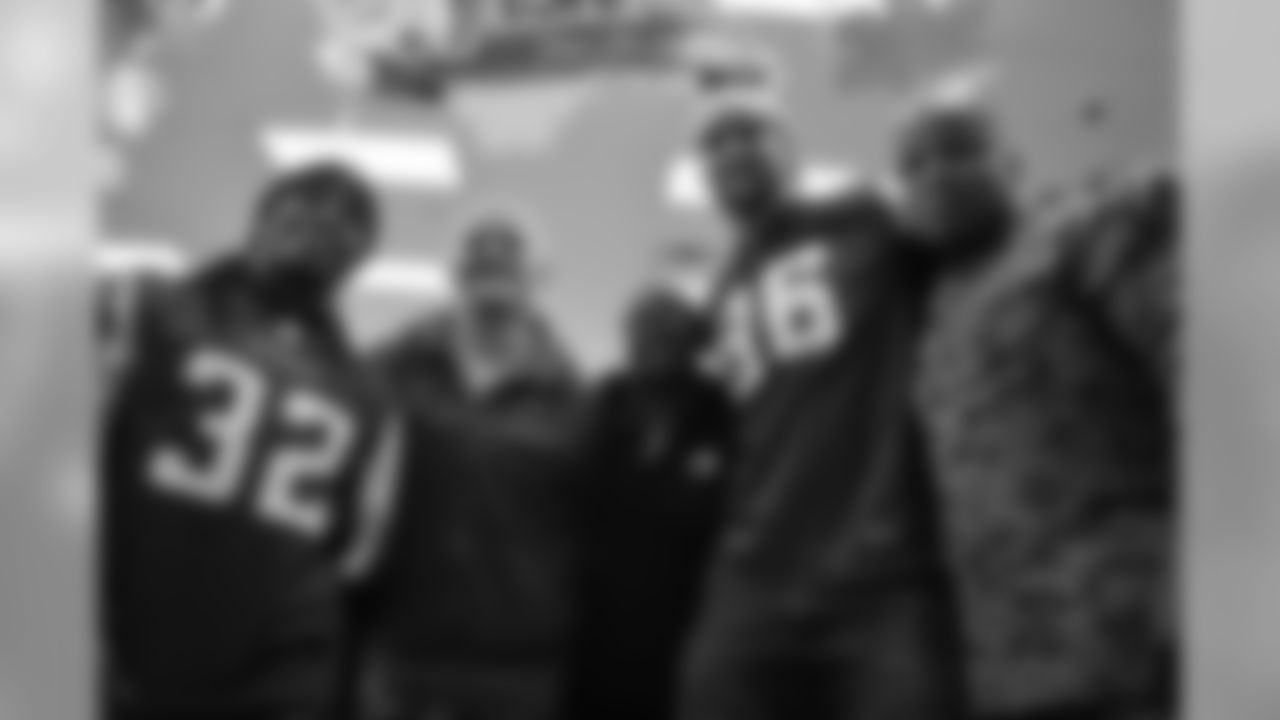RB Jacquizz Rodgers and TE Bear Pascoe