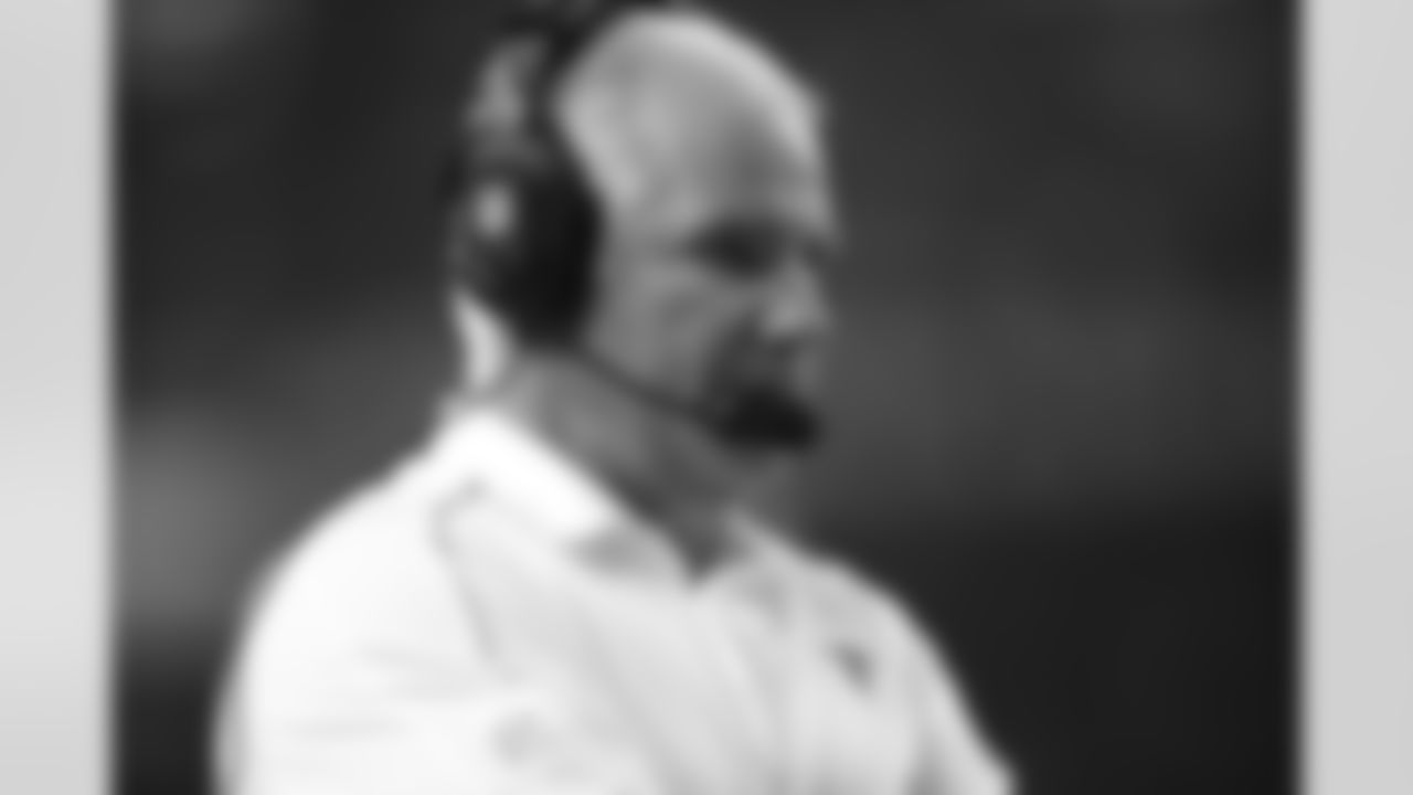 Head Coach Mike Smith on the sideline
