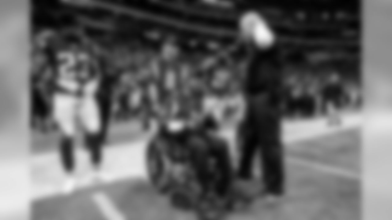 CB Robert Alford, Head Coach Dan Quinn, and Falcons host Kyron Greenup, a Shepard Center Patient
