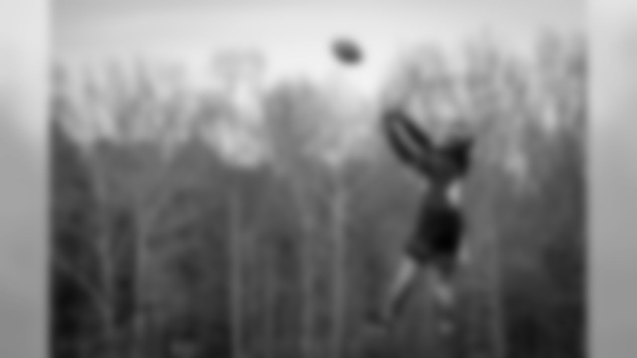 Atlanta Falcons cornerback Jamar Taylor #43 makes a catch during practice. (Photo by Kara Durrette/Atlanta Falcons)