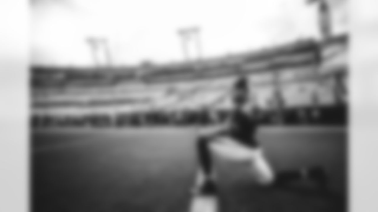LB Duke Riley