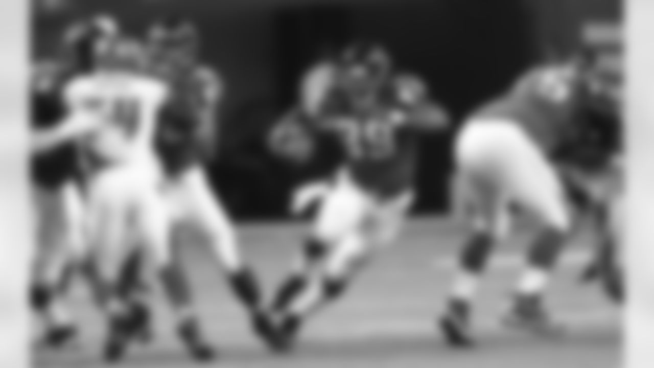 RB Steven Jackson continues to lead the running game for the Falcons' offense. Jackson rolled into the endzone breaking tackles last week to score a touchdown and is continuing to build momentum.