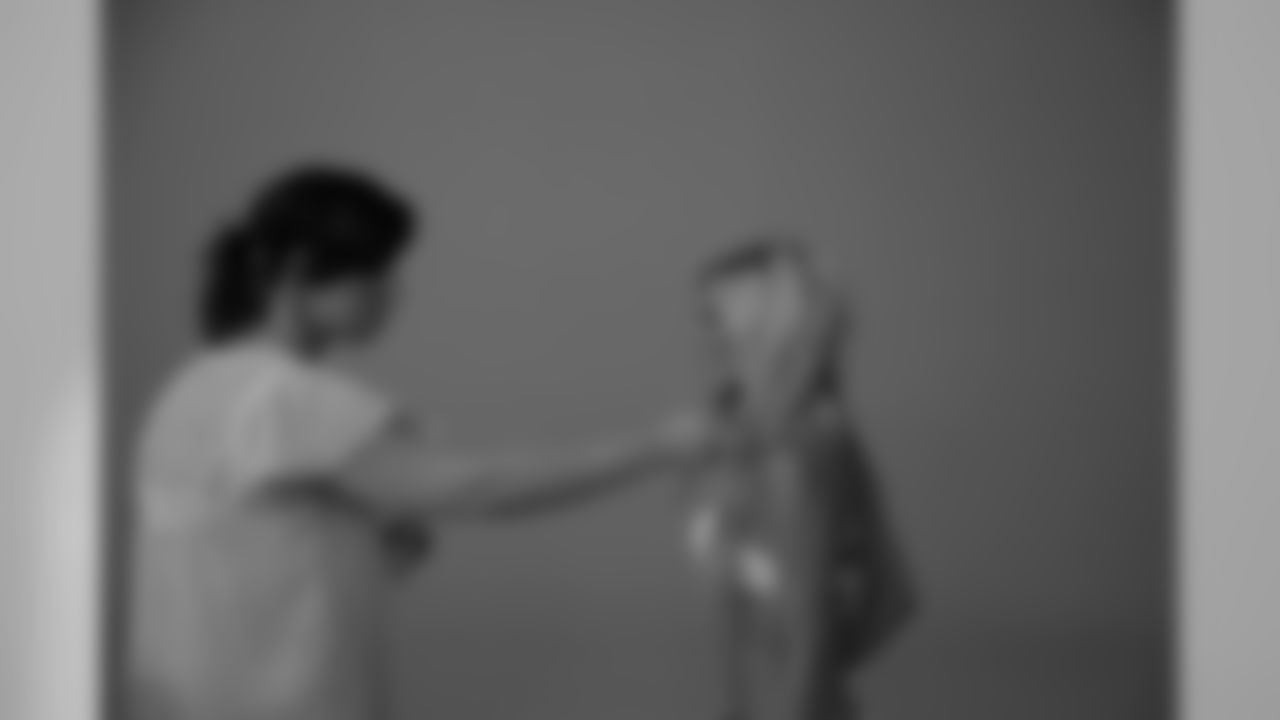 Shauna K. // 2011 Atlanta Falcons Cheerleaders Ford Calendar Shoot - Behind the Scenes // July 14, 2011 // Atlanta -
