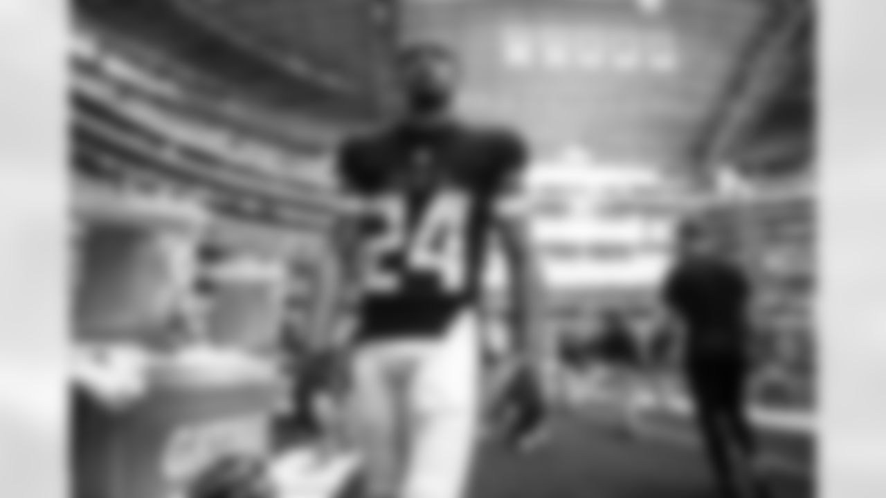 Atlanta Falcons cornerback A.J. Terrell #24 is seen on teh field prior to a game against the Dallas Cowboys at AT&T Stadium in Arlington, Texas on Sunday, November 14, 2021. (Photo by Brandon Magnus/Atlanta Falcons)