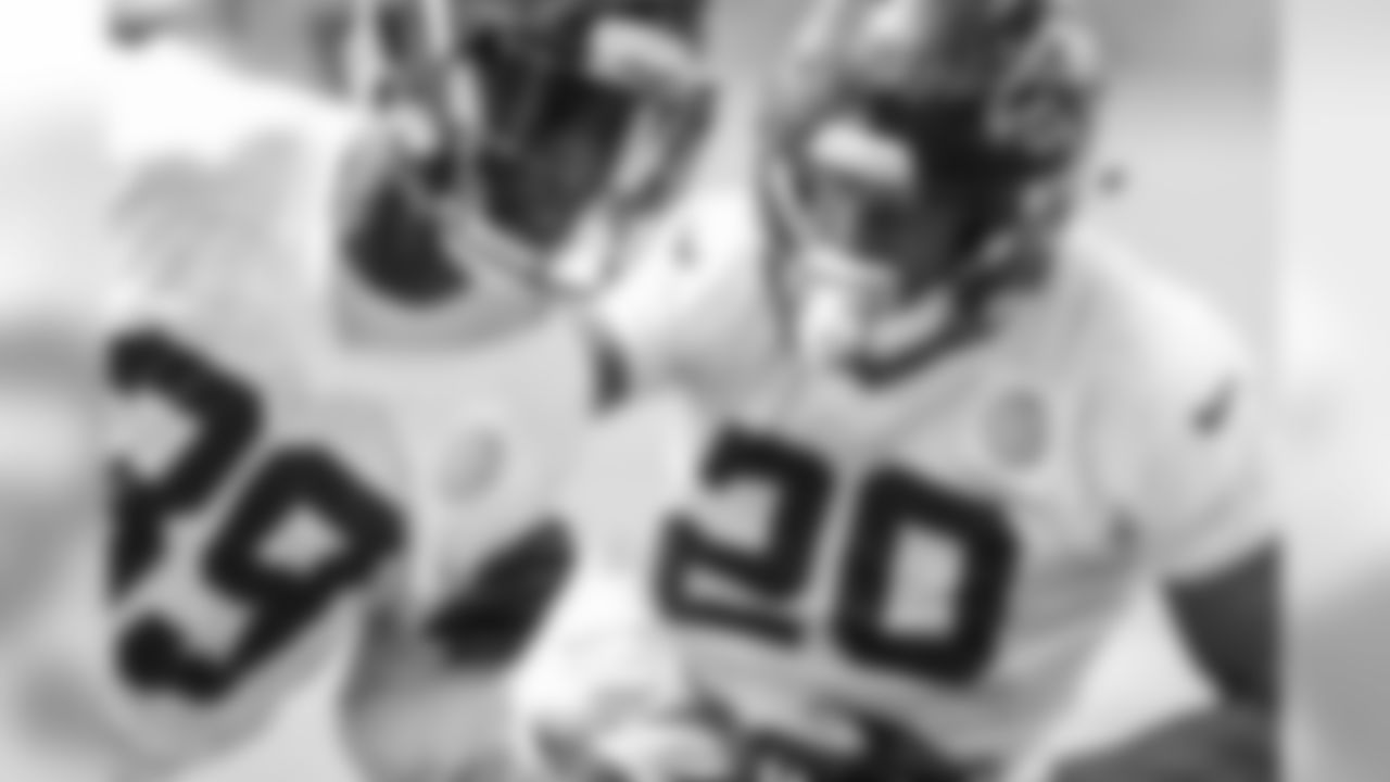 CB Deante Burton, CB Isaiah Oliver