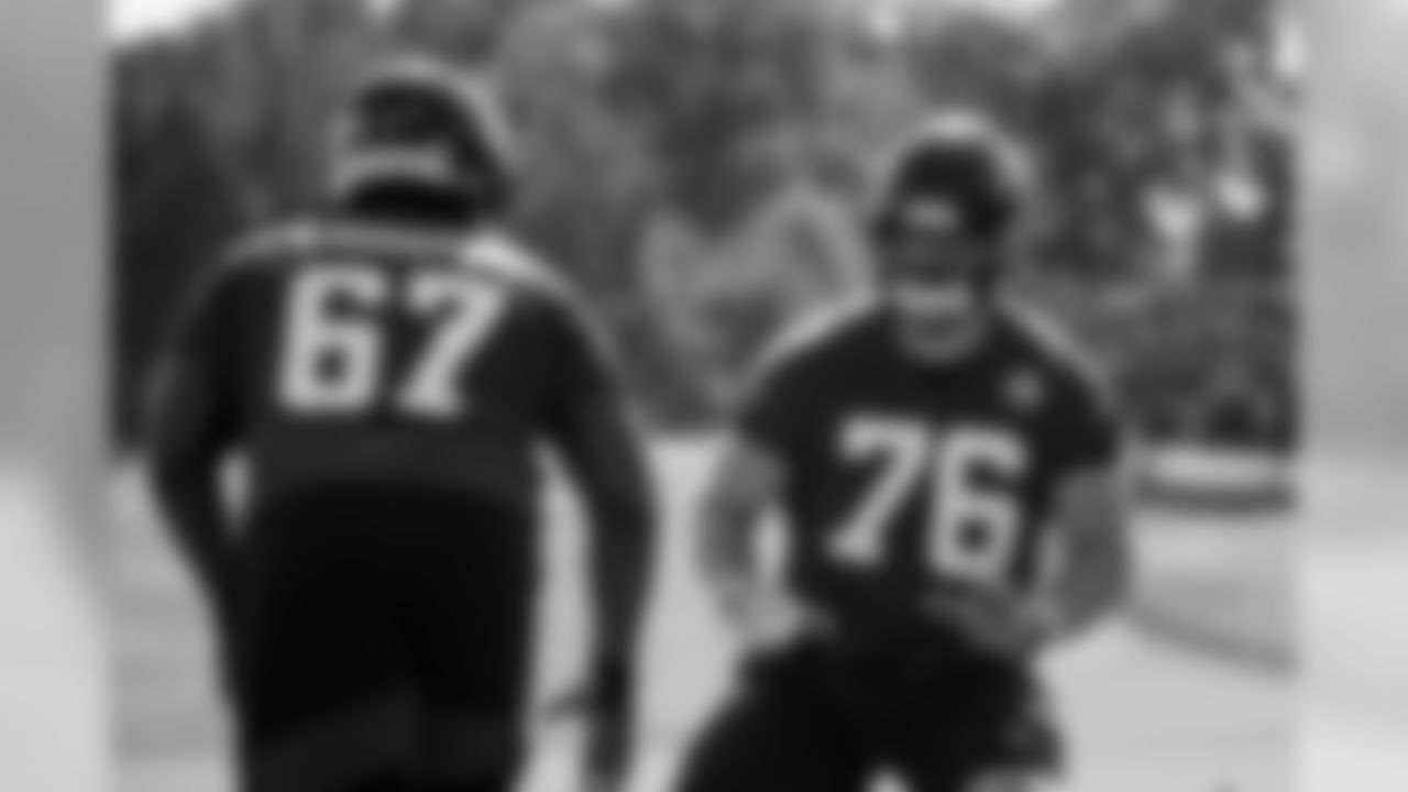 Atlanta Falcons offensive tackle Kaleb McGary #76 works against offensive tackle Dieugot Joseph #67 during practice. (Photo by Kara Durrette/Atlanta Falcons).