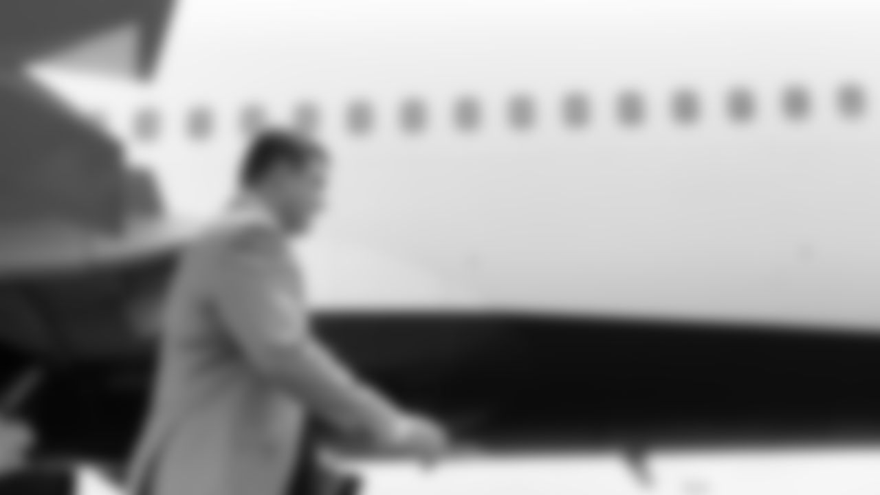 Atlanta Falcons offensive guard Chris Lindstrom #63 arrives to travel at Hartsfield-Jackson International Airport in Atlanta, Georgia, on Saturday September 18, 2021. (Photo by Dakota Williams/Atlanta Falcons)