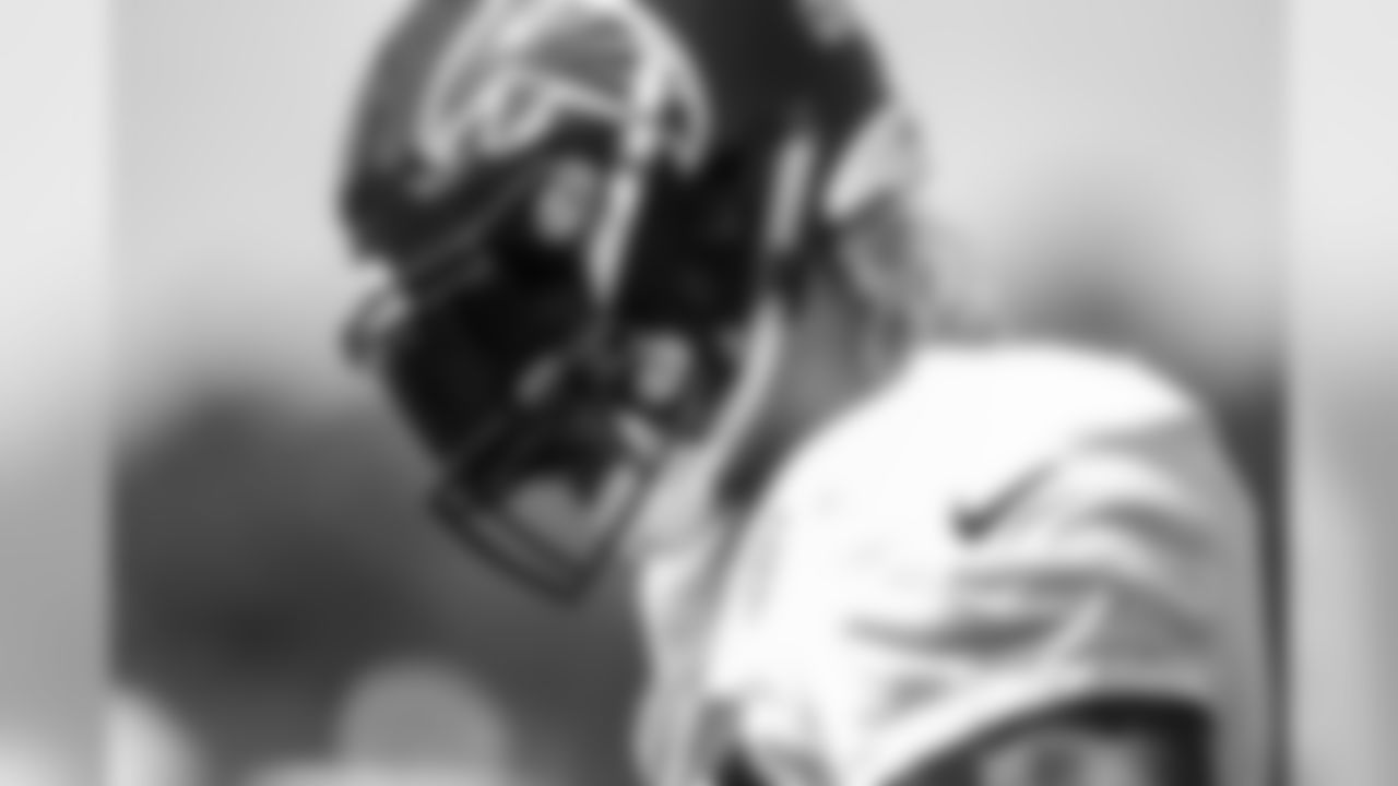 LB Duke Riley