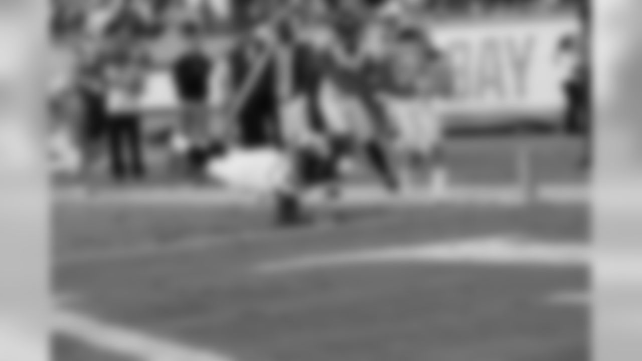 Falcons at Buccaneers // 12/5/10 - Raymond James Stadium