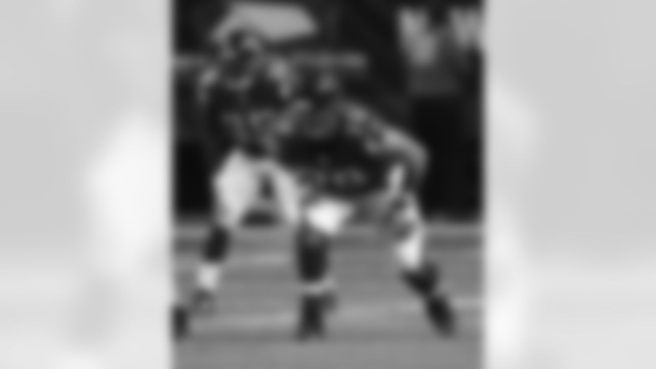 RB Antone Smith lines up behind T Jake Matthews